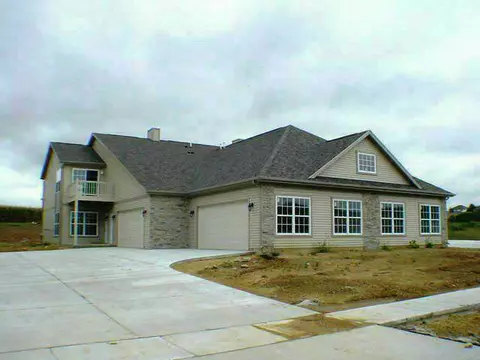 3250 Rye Ridge Trl, Freeport, IL 61032 photo 1