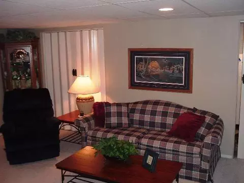 1022 Baxter Ln, Freeport, IL 61032 photo 7