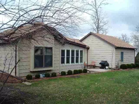 1022 Baxter Ln, Freeport, IL 61032 photo 2