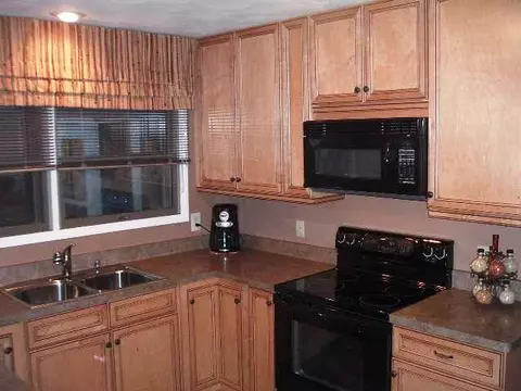 1022 Baxter Ln, Freeport, IL 61032 photo 5