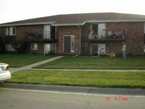 1768 Hance Dr #5, Freeport, IL 61032 photo 2