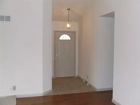 920 Baxter Ln, Freeport, IL 61032 photo 2
