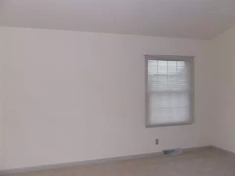 920 Baxter Ln, Freeport, IL 61032 photo 8