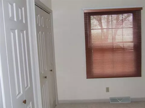 920 Baxter Ln, Freeport, IL 61032 photo 9