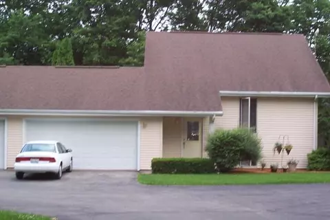 313 E 6th St, Pecatonica, IL 61063 photo 1