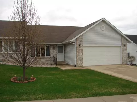 2212 Hillside Ct, Freeport, IL 61032 photo 1