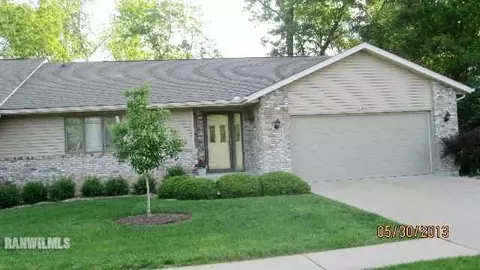 1920 Mesa Dr, Freeport, IL 61032 photo 1