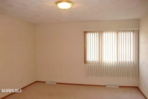 708 Seminole Dr, Freeport, IL 61032 photo 7