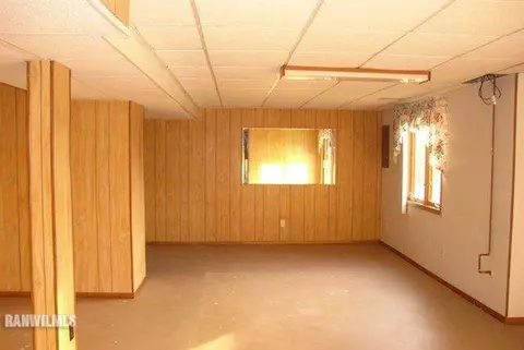 708 Seminole Dr, Freeport, IL 61032 photo 9