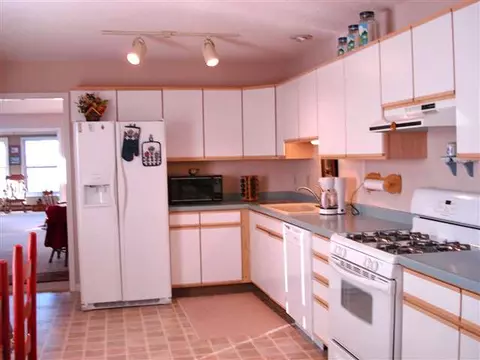 1010 Baxter Ln, Freeport, IL 61032 photo 6