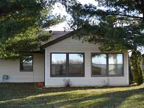 1010 Baxter Ln, Freeport, IL 61032 photo 11