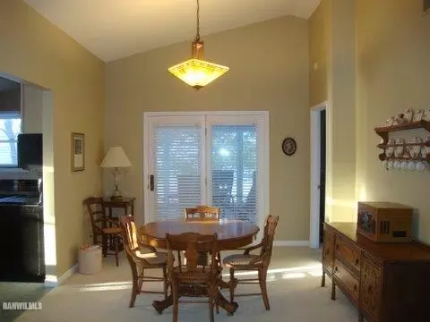 1015 Baxter Ln, Freeport, IL 61032 photo 4