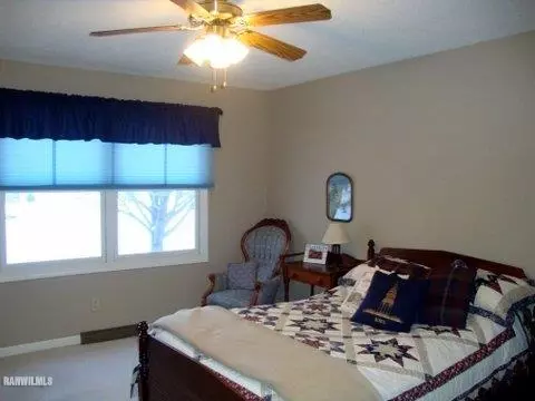 1015 Baxter Ln, Freeport, IL 61032 photo 10