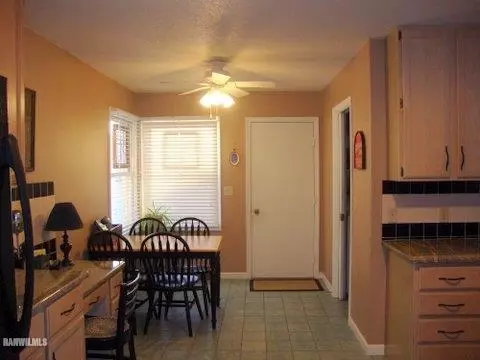 1015 Baxter Ln, Freeport, IL 61032 photo 6