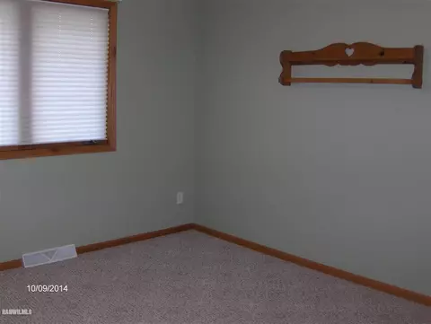 3168 S Sandy Pointe, Freeport, IL 61032 photo 16