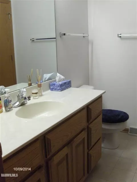 3168 S Sandy Pointe, Freeport, IL 61032 photo 12