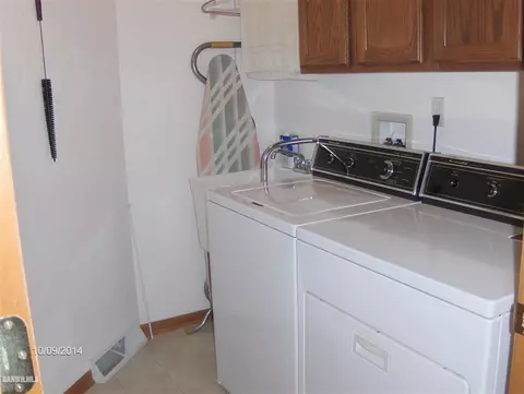3168 S Sandy Pointe, Freeport, IL 61032 photo 11