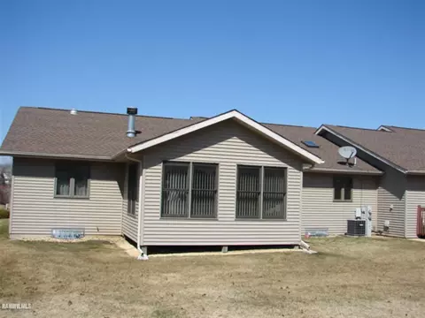 1909 Comanche Ct, Freeport, IL 61032 photo 16