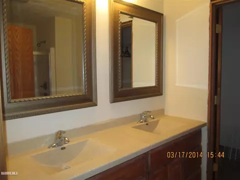 2041 Cherokee Ct, Freeport, IL 61032 photo 9
