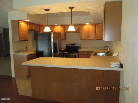 2041 Cherokee Ct, Freeport, IL 61032 photo 5