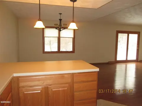 2041 Cherokee Ct, Freeport, IL 61032 photo 13