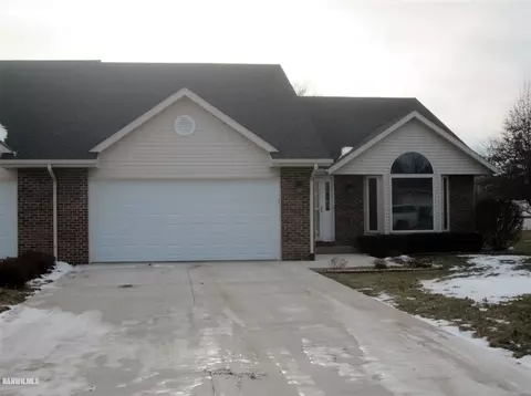 2215 Hillside Ct, Freeport, IL 61032 photo 1