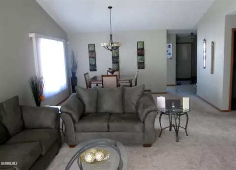 2215 Hillside Ct, Freeport, IL 61032 photo 17