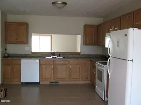 573 Rye Ridge Ct, Freeport, IL 61032 photo 3
