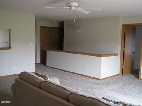 573 Rye Ridge Ct, Freeport, IL 61032 photo 8
