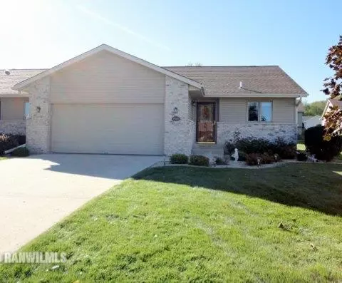 1919 Comanche Ct, Freeport, IL 61032 photo 1