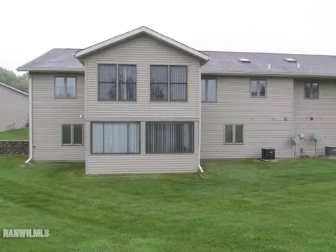 1929 Comanche Ct, Freeport, IL 61032 photo 25