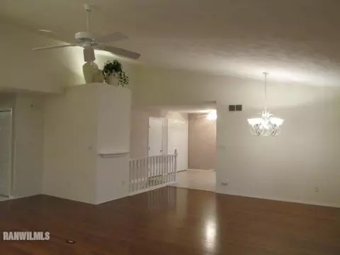 1929 Comanche Ct, Freeport, IL 61032 photo 8