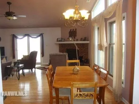 1016 Baxter Ln, Freeport, IL 61032 photo 7