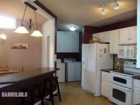 1016 Baxter Ln, Freeport, IL 61032 photo 4