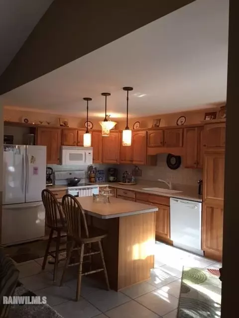 1799 S Ferrell Ln, Freeport, IL 61032 photo 2