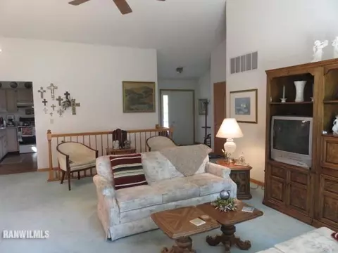1009 Baxter, Freeport, IL 61032 photo 6