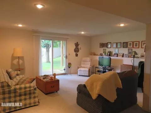 1009 Baxter, Freeport, IL 61032 photo 10