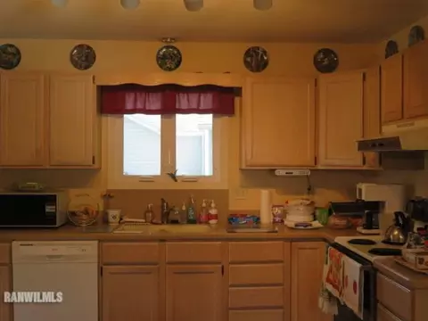 1009 Baxter, Freeport, IL 61032 photo 5