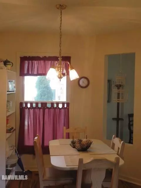 1009 Baxter, Freeport, IL 61032 photo 3