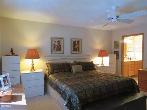 2071 Cherokee Ct, Freeport, IL 61032 photo 8