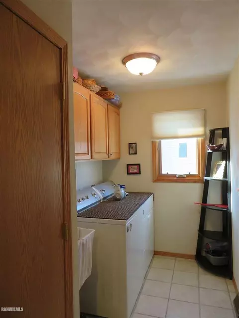 2071 Cherokee Ct, Freeport, IL 61032 photo 11