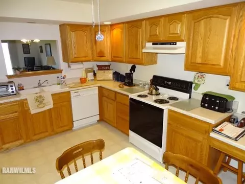 3178 Sandy Pointe Dr, Freeport, IL 61032 photo 13