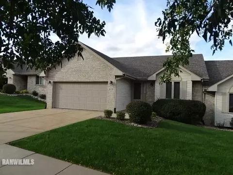 3178 Sandy Pointe Dr, Freeport, IL 61032 photo 1