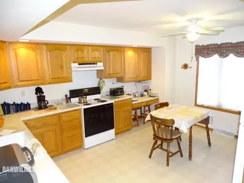 3178 Sandy Pointe Dr, Freeport, IL 61032 photo 15