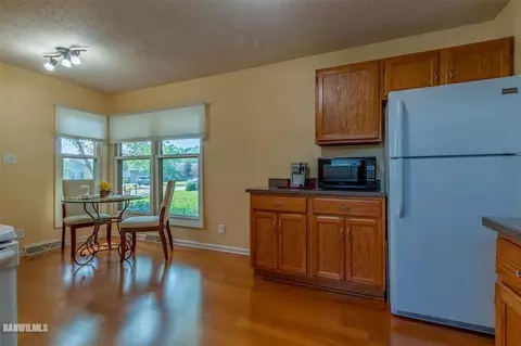 1020 Bertram Dr, Freeport, IL 61032 photo 9