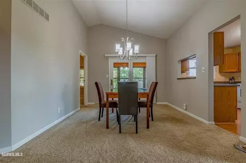 1020 Bertram Dr, Freeport, IL 61032 photo 6