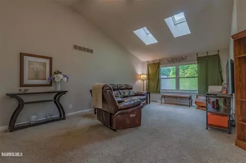 1020 Bertram Dr, Freeport, IL 61032 photo 5
