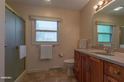1020 Bertram Dr, Freeport, IL 61032 photo 16