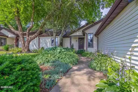 1020 Bertram Dr, Freeport, IL 61032 photo 2