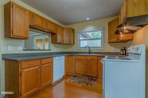 1020 Bertram Dr, Freeport, IL 61032 photo 10